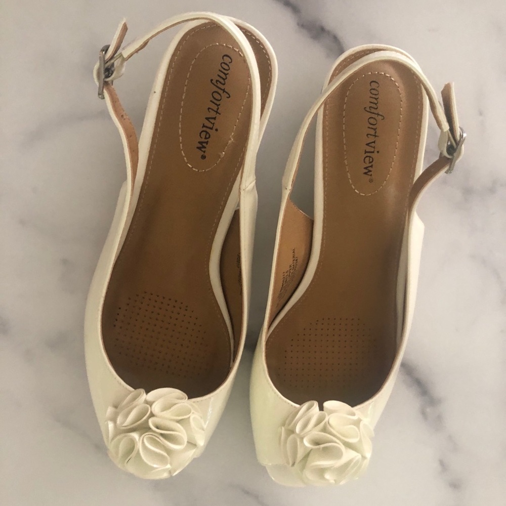 Comfortview Jessa Sling Back Peep Toe Shoe w Rosette Padded insole non-skid  9